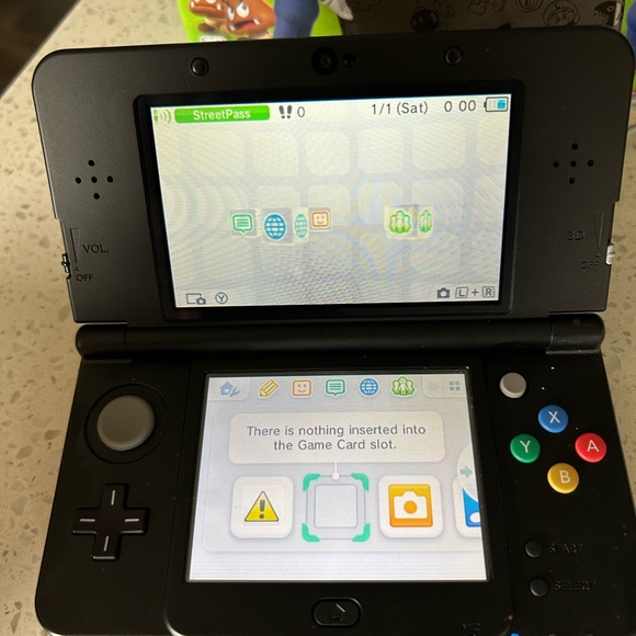 Nintendo Nintendo 3DS Super Mario Black Edition - Nintendo 3DS Console/Box - Picture 2 of 2